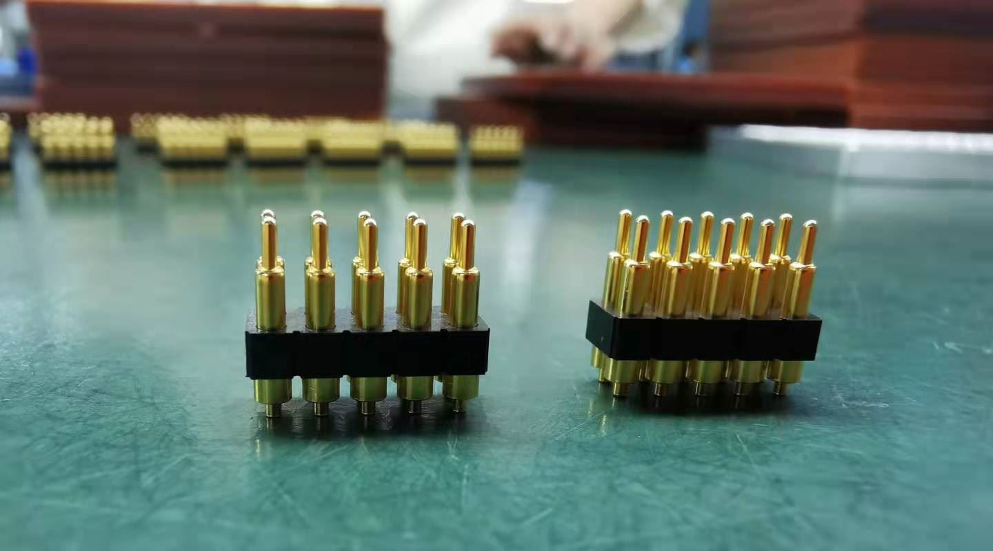 Micro Pogo pin contacts